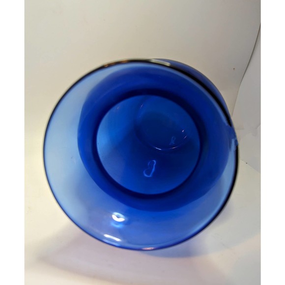 Vintage Hand blown Unbranded Cobalt Blue Light Flower Vase - Picture 2 of 3